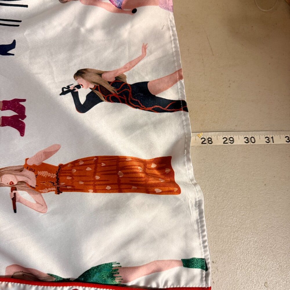 ✨ SHESHOW Taylor Swift Print Satin Pajama Top | XXL ✨ - Picture 9 of 10
